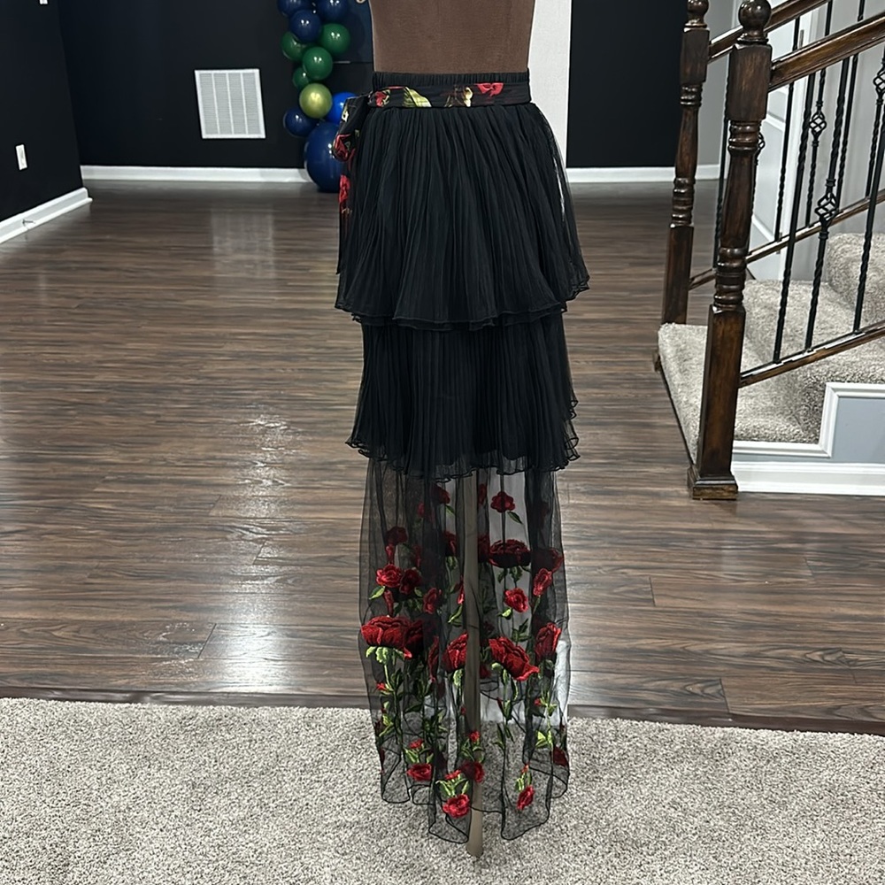 Deco Style Ruffled Skirt - Picture 5 of 10